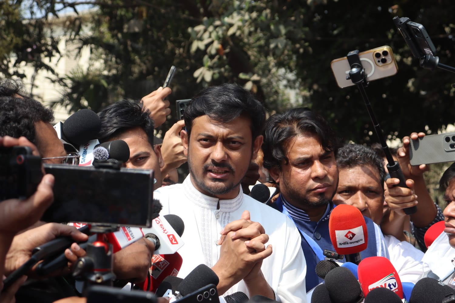 নাসীরুদ্দীন পাটওয়ারীর ওপর হামলা